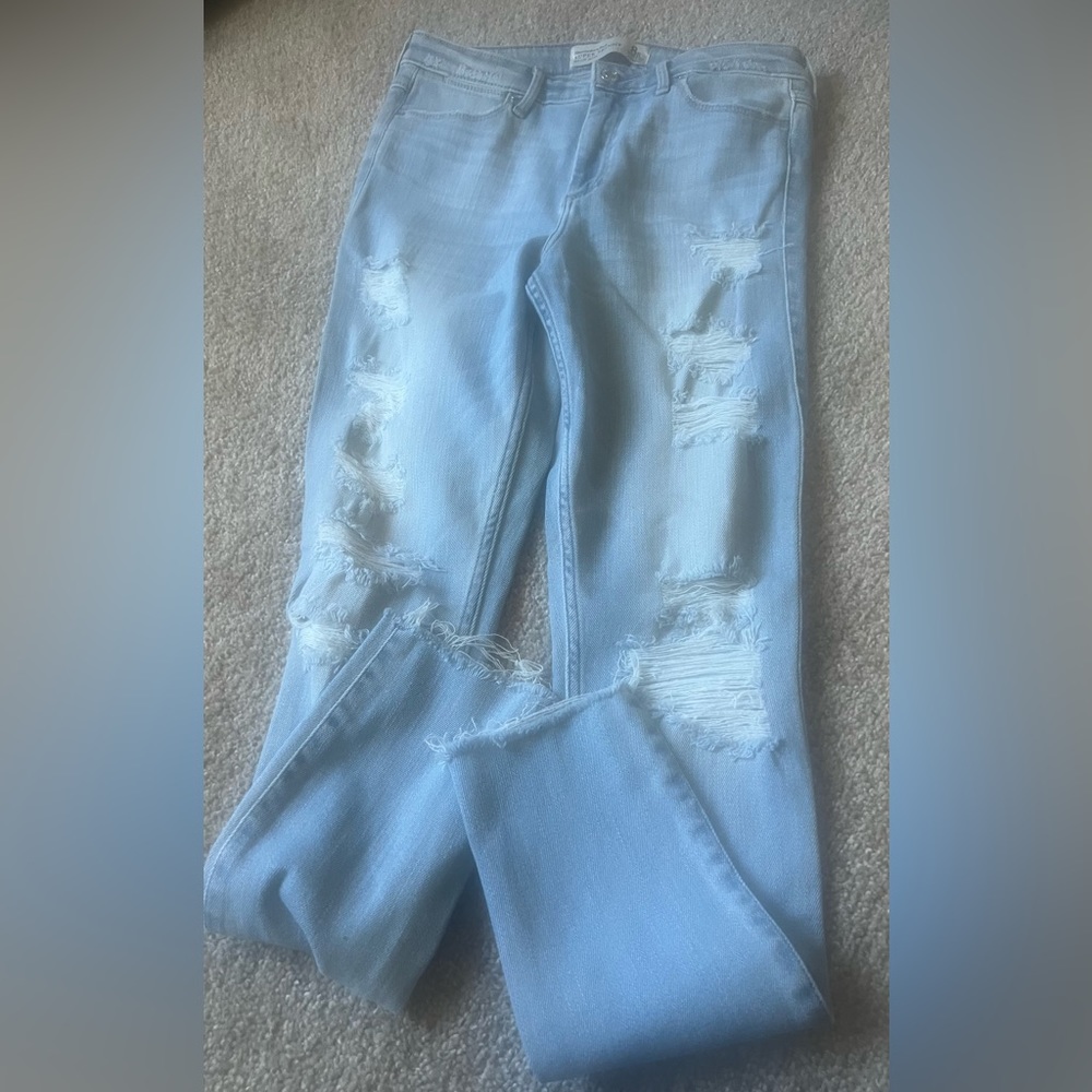 Women’s size 8 Abercrombie and Fitch super skinny high rise distressed jeans
